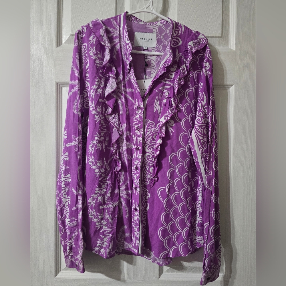 NWT The Shirt Rochelle Behrens The Kimberly Ruffle Button Down Blouse in Violet - Picture 2 of 13